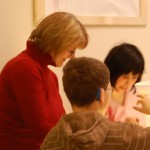 Ausstellung von während der Kunsttherapie entstandener  Kinderarbeiten  bei GICON 