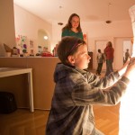 Ausstellung von während der Kunsttherapie entstandener  Kinderarbeiten  bei GICON 