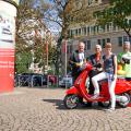 v.l.n.r. Reinhard Hörig Lions Rennleiter , Andreas Rieger Unternehmenssprecher Sparkasse, Gewinnerin Cathleen Rupprecht, Stefan Krause Rollimaus - <b>Hauptpreis Motorroller vom 8.Dresdner Entencup bekommt Besitzerin</b>